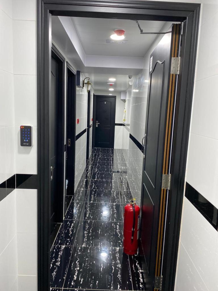 Day And Night Hostel Block D 10Th Floor Hongkong Eksteriør bilde